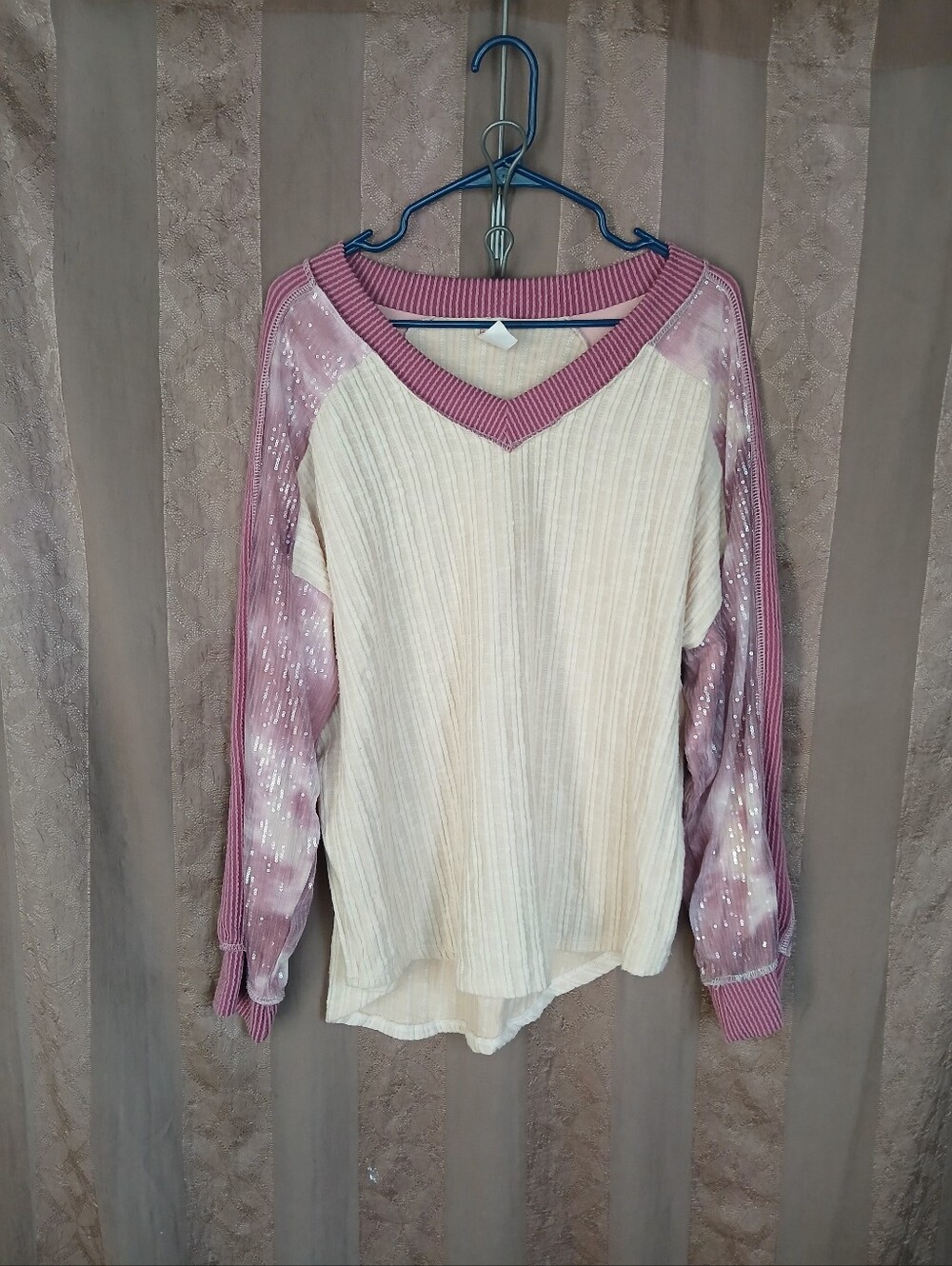 💎 7th Ray Women's Top Cream Ribbed V-Neck Top Dusty Pink Sequin Sleeves